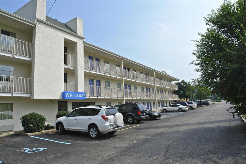 Days Inn By Wyndham Charleston Wv Servicios foto