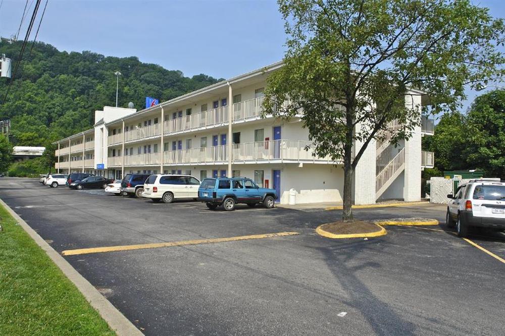 Days Inn By Wyndham Charleston Wv Servicios foto